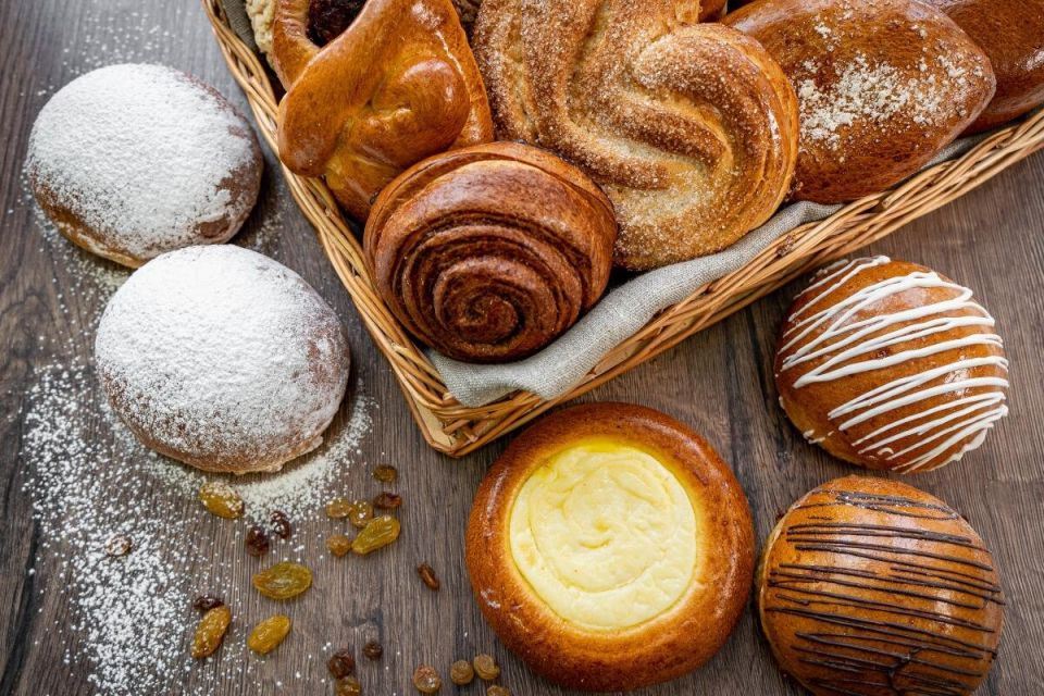 Продукты, которые могут ускорить процесс старения: что нужно исключить из рациона