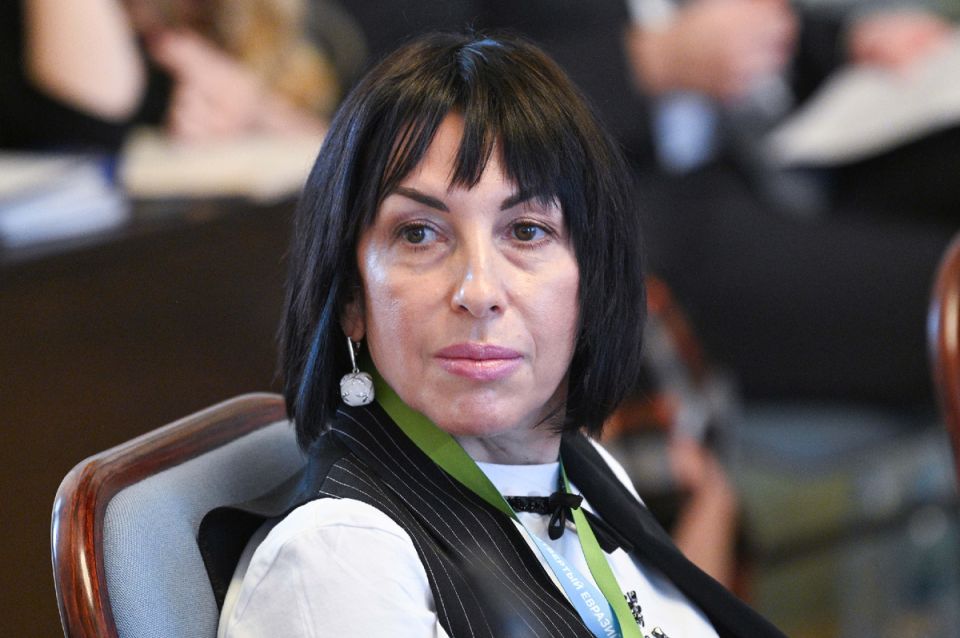 Глава Минздрава Екатеринбурга наглядно показала проблемы в новой поликлинике