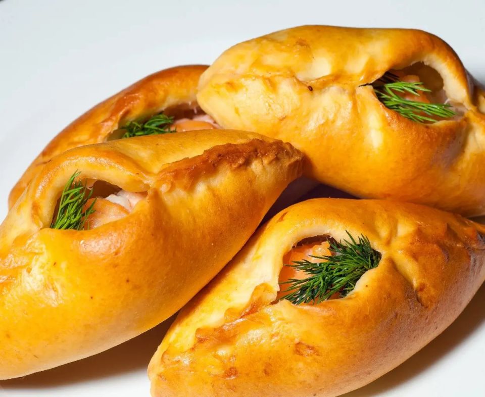 Расстегаи с горбушей: вкус русских традиций