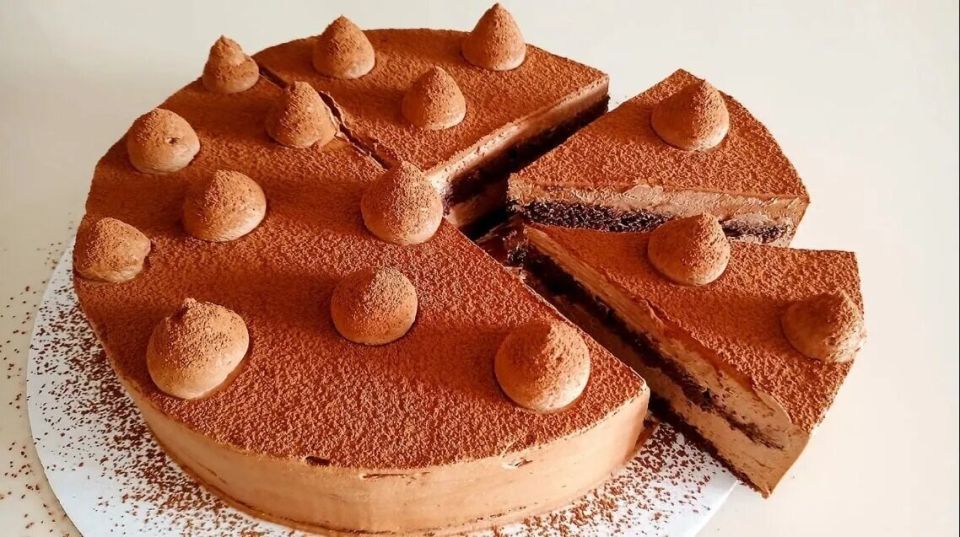 Невероятный шоколадный кето-торт: трюфельный бархат покоряет сердца сладкоежек