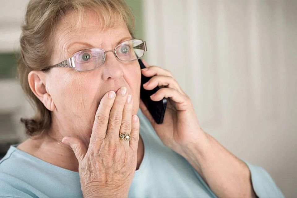 Размышление о телефонном мошенничестве: как не потерять веру и деньги в старости