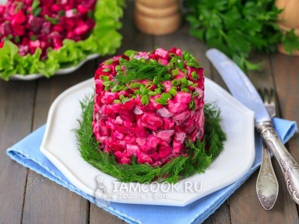 Нежный салат «Виолетта» со свеклой за недорого и быстро