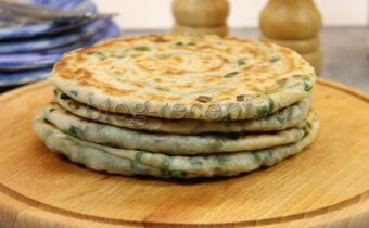 Лепешки с зеленым луком по домашнему китайскому рецепту